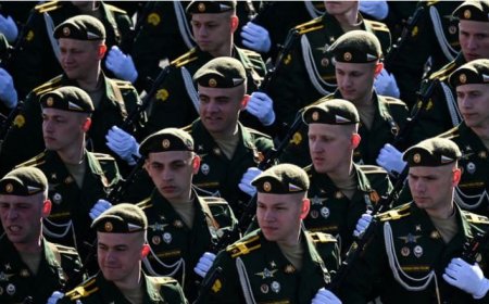 Abarusiya bafite imyaka 18-30 bategetswe kujya mu gisilikare.