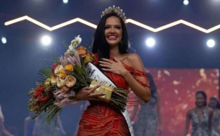 Afrika y’Epfo: Yiyamamaje ku nshuro ya kabiri none yegukanye ikamba rya Nyampinga 2023.