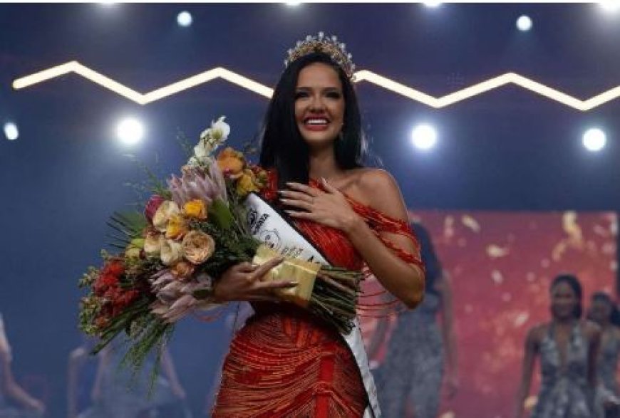 Afrika y’Epfo: Yiyamamaje ku nshuro ya kabiri none yegukanye ikamba rya Nyampinga 2023.