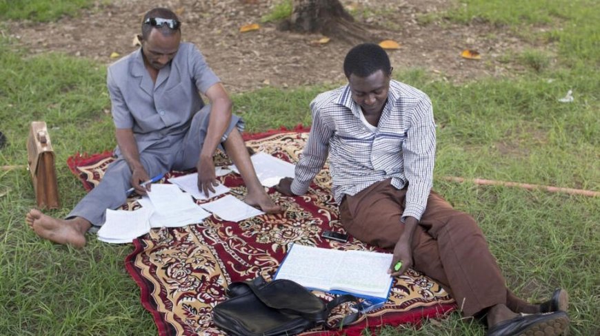 Niger: Abanyeshuli barenga  450 biga mu Bufaransa baheze i Niamey bazira kubura viza.