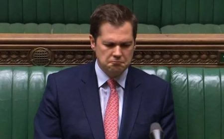 UK Minister for Immigration resigned over the new government’s Rwanda asylum policy.