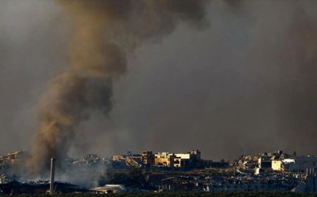 Benyamin Netanyahu calls for continued military pressure despite the anger of hostage families