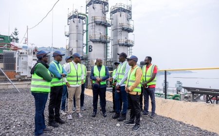 Minisitiri w’Intebe yasuye uruganda rutunganya amashanyarazi akomoka kuri Gaz Methane