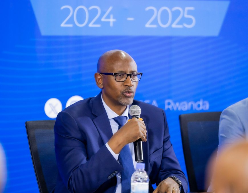 Abanyeshuri 89.1% batsinze ibizamini bya Leta bisoza amashuri yisumbuye (amafoto)