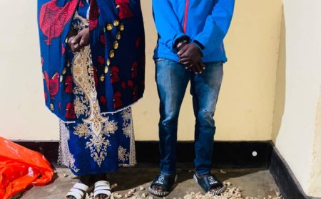 Umusore na nyina bafatanywe udupfunyika 2520 tw’urumogi